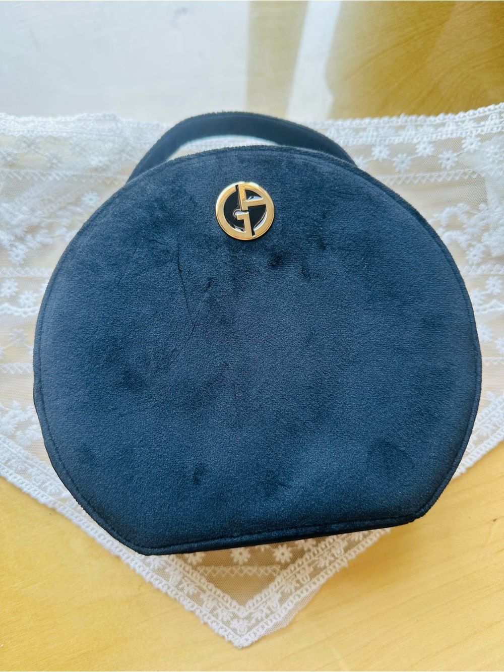 NWT Giorgio Armani Beauty Velvet Round Vanity Case Bag